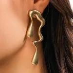Metal Drop Asymmetrical Earrings – Wrena