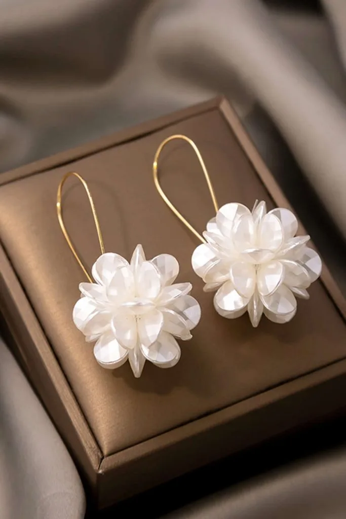 Floral Design Earrings – Wrena