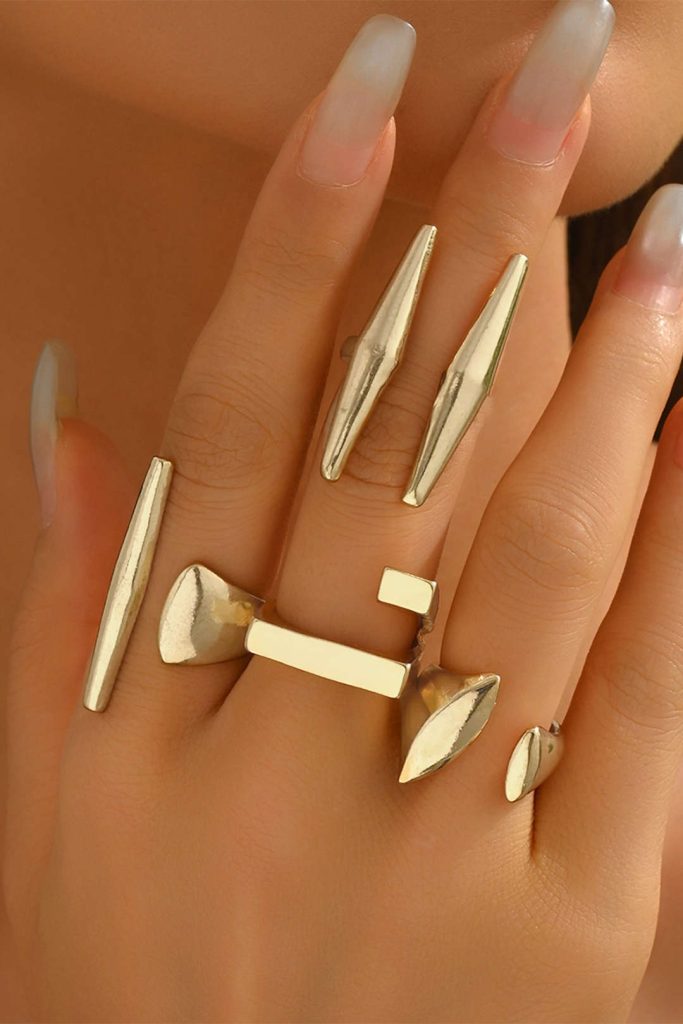 Metallic Geometric Open Rings